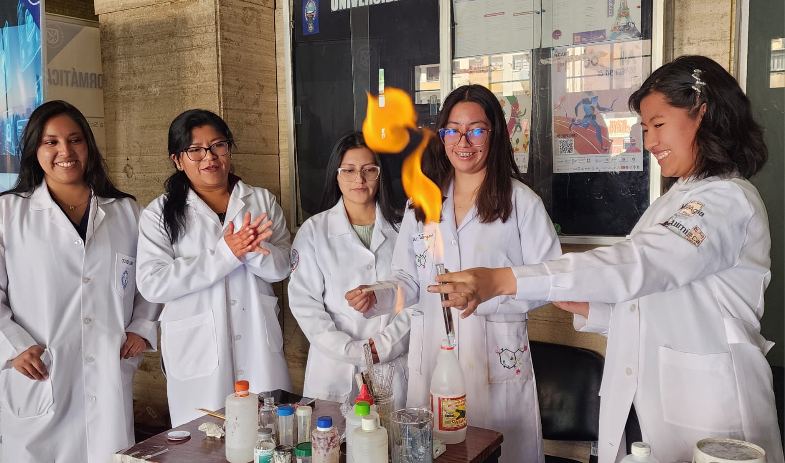 La evidencia cambia el rumbo: el desafío no solo es atraer más niñas a la ciencia, sino lograr que permanezcan y lideren